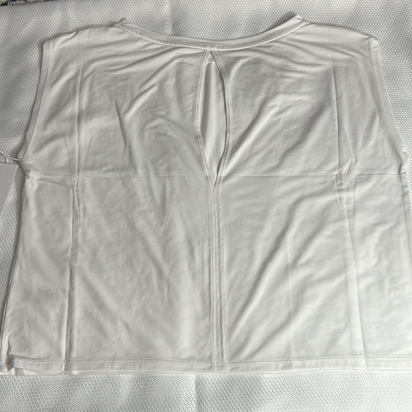 Calme sleeveless yoga top keyhole back - Picture 5 of 7